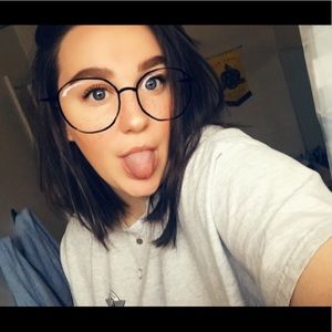 Meet your Posher, Lilly